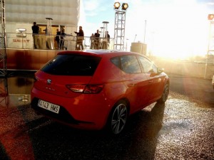 Neuer Seat Leon in Rot von hinten