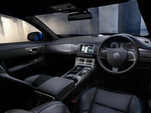 Das Interieur des Jaguar XFS-R mit Leder