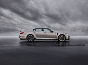 Der Lexus TMG Sports 650 in der Seitenansicht