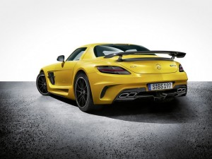 Mercedes-Benz SLS AMG Coupe Black Series in Gelb
