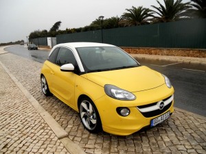 Die Frontpartie des Opel Adam 2013
