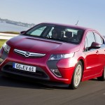 2012er Opel Ampera in der Frontansicht (Fahraufnahme)
