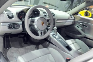 Das Interieur des neuen Porsche Cayman 2013