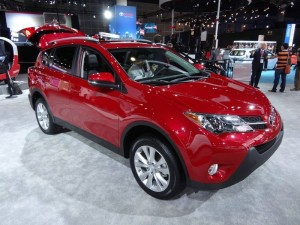 Toyota präsentiert neuen RAV4 auf der Los Angeles Messe