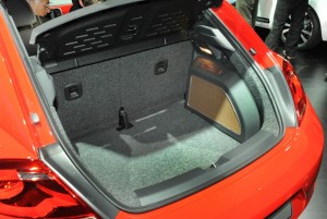 Der Kofferraum des VW Beetle 2.0 TSI Sport mit 310 Liter