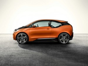 BMW i3 Concept Coupe in Orange in der Seitenansicht