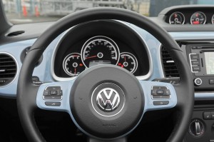 Das Cockpit des Beetle Cabriolet