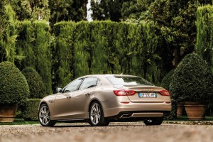 Die Heck und Seitenpartie des Maserati Quattroporte