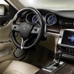 Das neue Cockpit des Maserati Quattroporte Modell 2013