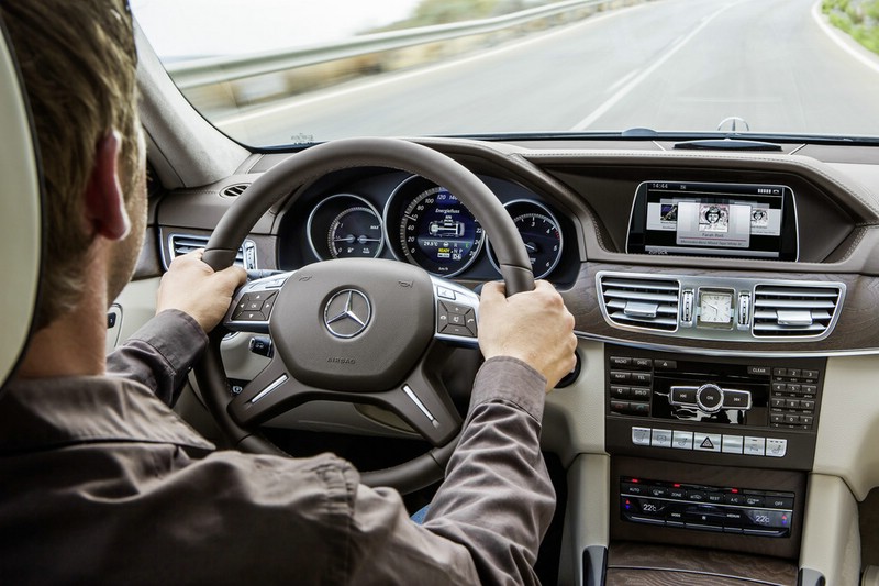 Galerie Mercedes Benz E Klasse E Hybrid Cockpit Bilder Und Fotos