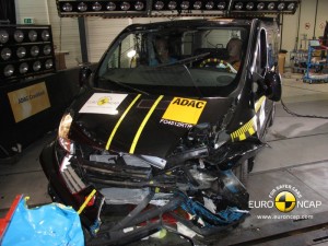 Der Renault Trafic nach dem Crash