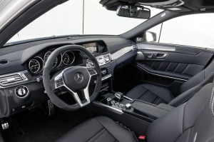 Das Cockpit des Mercedes-Benz E 63 AMG S T-Modells