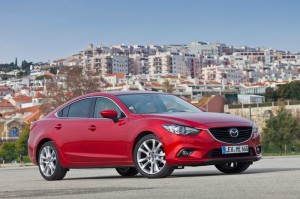 Neuer (2013) Mazda6 2.2 Skyactiv-D in Rot in der Front Seitenansicht