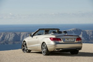 2013er Mercedes-Benz E-Klasse Cabrio in der Heckamsicht