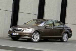 Die Mercedes S-Klasse hier als S 350 Blue-Efficiency