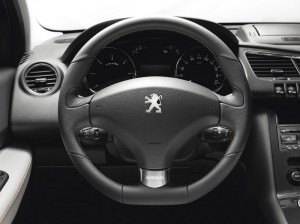 Das Cockpit des Peugeot 3008 Napapijri