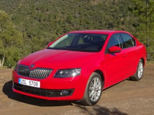 Roter Skoda Octavia Exterieur Bilder