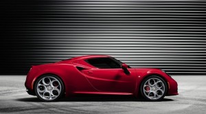 Die Seitenpartie eines 2013-er Alfa Romeo 4C