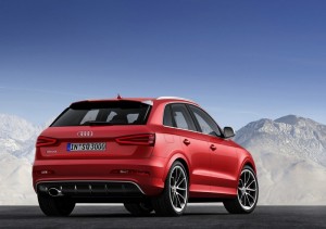 Roter Audi RS Q3 in der Heckansicht