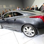 Cadillac Elektrofahrzeug ELR von der Seite