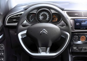 Das Cockpit des neuen Citroen C3 Modellgeneration 2013