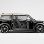 Der Mini Cooper S Clubman Bond Street in der Midnight Black metallic Lackierung