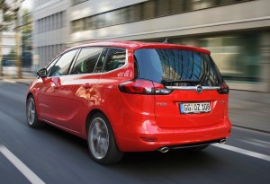 Opel Zafira Tourer Biturbo in der Heckansicht