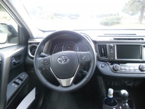 Das Cockpit der vierten Generation des Toyota RAV4