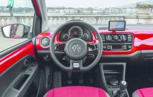 Das Cockpit des Volkswagen Cross Up
