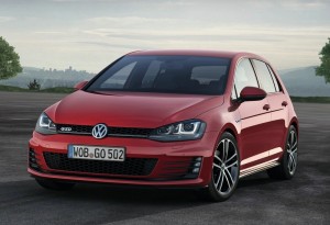 VW Golf GTD in Rot in der Frontansicht