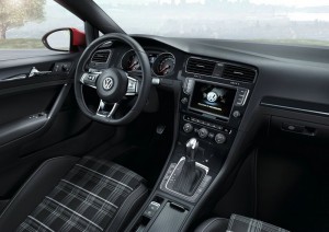 Der Innenraum des VW Golf GTD Cockpit, Mittelkonsole