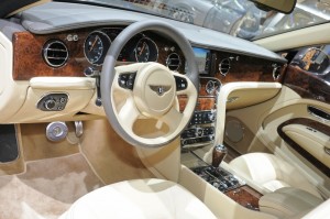Das Interieur des Bentley Mulsanne Mittelkonsole, Sitze, Armaturenbrett