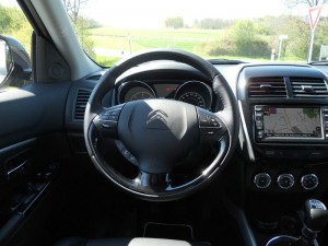 Bilder vom Cockpit des Citroen C4 Aircross HDi 150 2WD