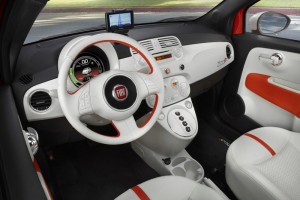 Das Cockpit des Elektro Fiat 500e