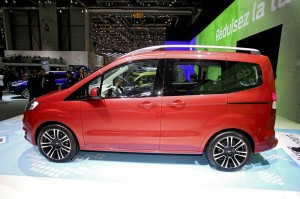 Ford Tourneo Courier auf der Genfer Automobilmesse 2013