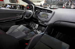 Das Cockpit des neuen Kia Pro Ceed GT