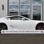 Lexus Supersportwagen LFA in weiss in der Seitenansicht