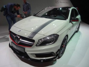 Der Grill des neuen Mercedes-Benz A45 AMG