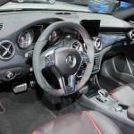 Das Cockpit des Mercedes-Benz CLA 45 AMG
