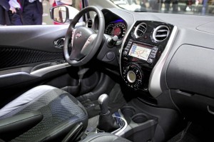 Der Innnraum das Cockpit des Nissan Note