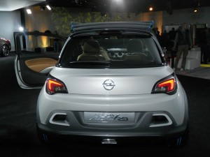 Opel Adam Rocks Concept in der Heckansicht