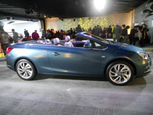 Vorstellung des Opel Cascada auf dem Genfer Autosalon 2013