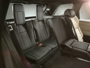 Mehr Platz im Fond des neuen Range Rover Sport