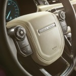 Der Lenkrad des 2013-er Range Rover Sport