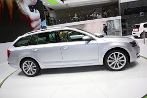 Die Seitenpartie des Skoda Octavia Combi Typ 5E