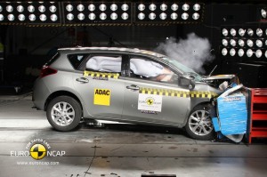 Neuer Toyota Auris im Crashtest beim Euro NCAP