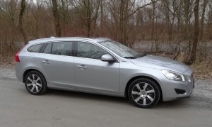 Die Seitenpartie des Volvo V60 Plug-in-Hybrid 2013