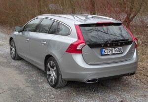 Volvo V60 Plug-in-Hybrid in der Heckansicht