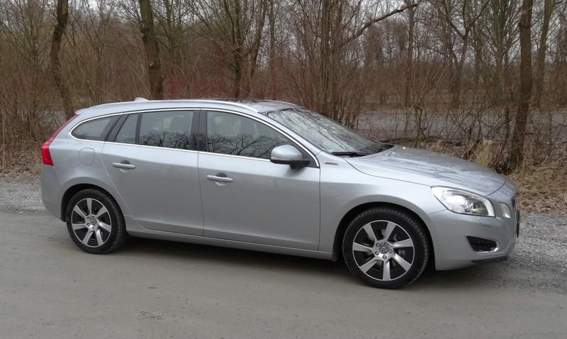 Die Seitenpartie des Volvo V60 Plug-in-Hybrid 2013