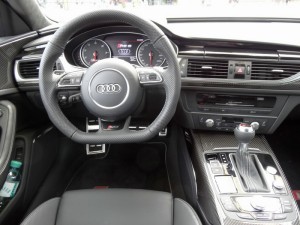 Das Cockpit eines 2013er Audi RS6 Avant